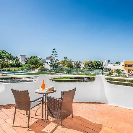 Charlota * 阿尔布费拉